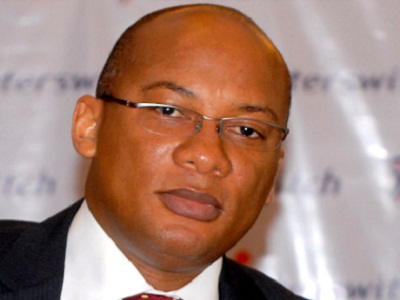 Cashless: Banks Battle for Market Share with Array of e-Products