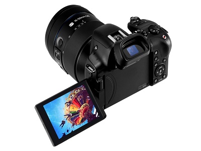 Samsung Unwraps Nx30 Smart Camera