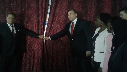 U. S Ambassador Urges Nigerian Exchange Alumni to ‘Change Society’