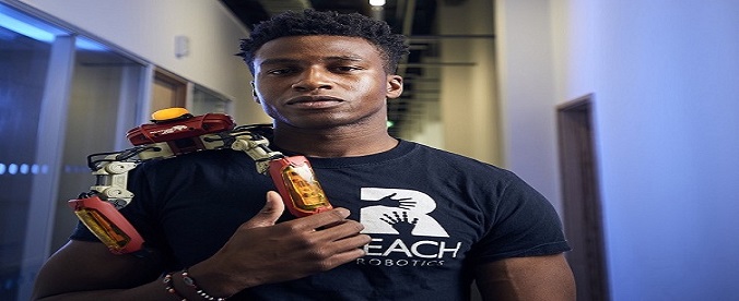Apple Begin Sale of MekaMons Built by Adekunle, Nigerian Engineer