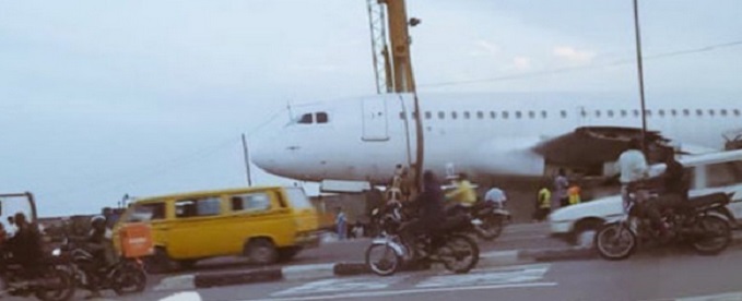 Breaking ...Chaos as Damaged Plane Blocks Agege Motor Road