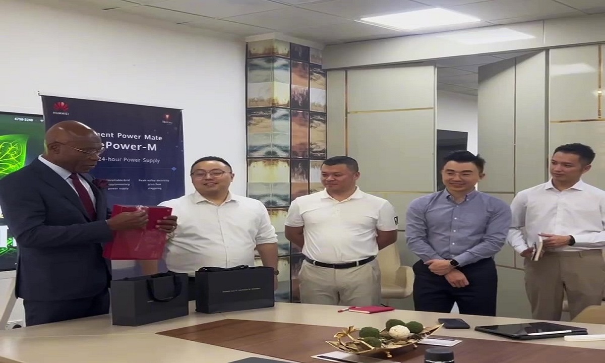 Huawei Delivers Exclusive Samples of its Revolutionary Mate XT Smartphone to Mr. Leo Stan Ekeh, Chairman of Zinox Group
