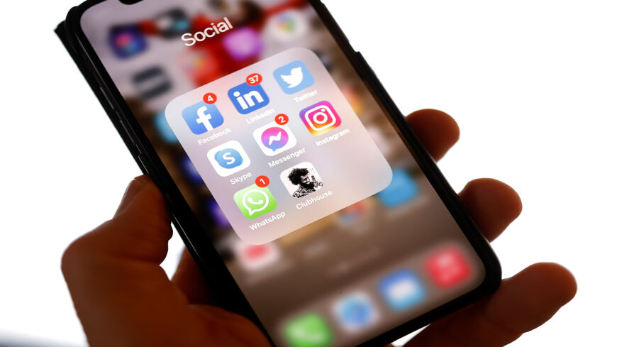 Iran lift 2-year ban on WhatsApp, Google Play