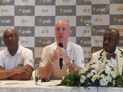 (L-r): Kenneth Esenwah, general manager, Sales and Distribution, Tom Allen, group chief operations officer and Dr. Ernest Azudialu Obiejesi, chairman, all of Smile Communications, during the launch of the company’s 4G LTE broadband services in Lagos.