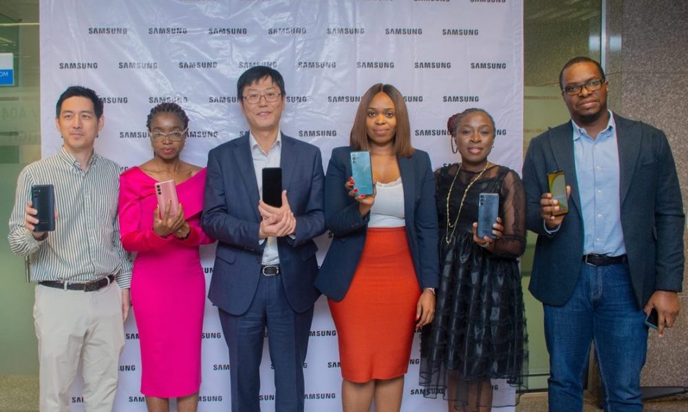 L-R: Nathan Lee, Business manager MX; Joy Tim-Ayoola, HOD - MX Division; Charlie Lee, Managing Director, Samsung Nigeria; Chika Nnadozie, Marketing Lead, Samsung Nigeria; Omolade Agbadaola, Marketing, Samsung Nigeria, and Stephen Okwara, Product Manager, MX Division, during the launch of Galaxy A04s codenamed ‘The Eagle’.